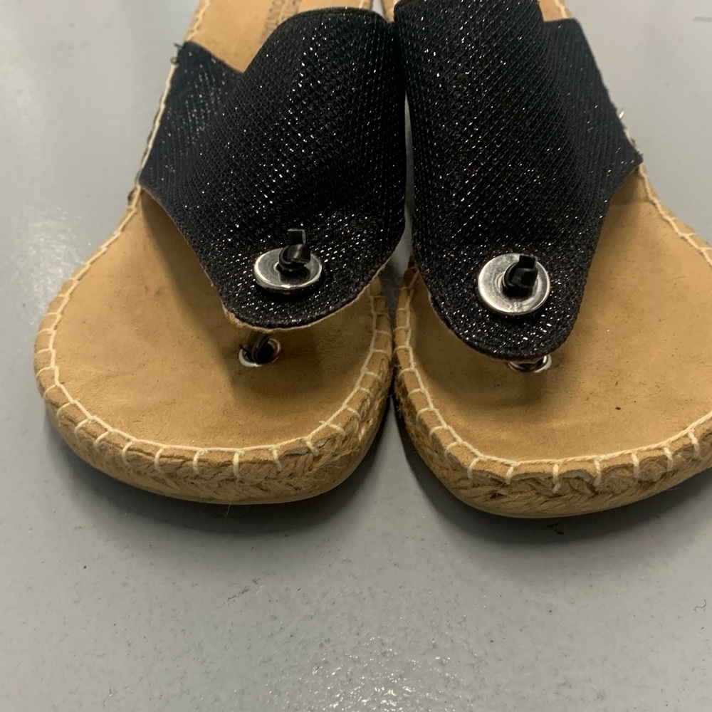 White Mountain Brand Thong Sandals - Picture 6 of 10